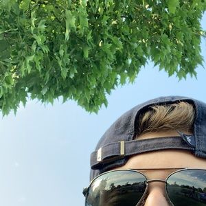 Meet your Posher, Joshua